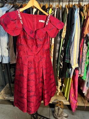 Elegant Red Off-Shoulder Floral Jacquard Dress